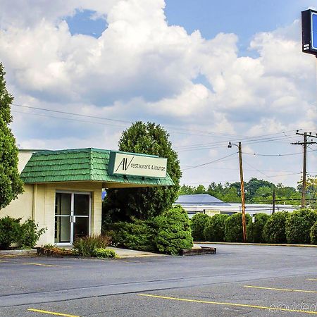 Rodeway Inn Moosic - Scranton Exterior photo