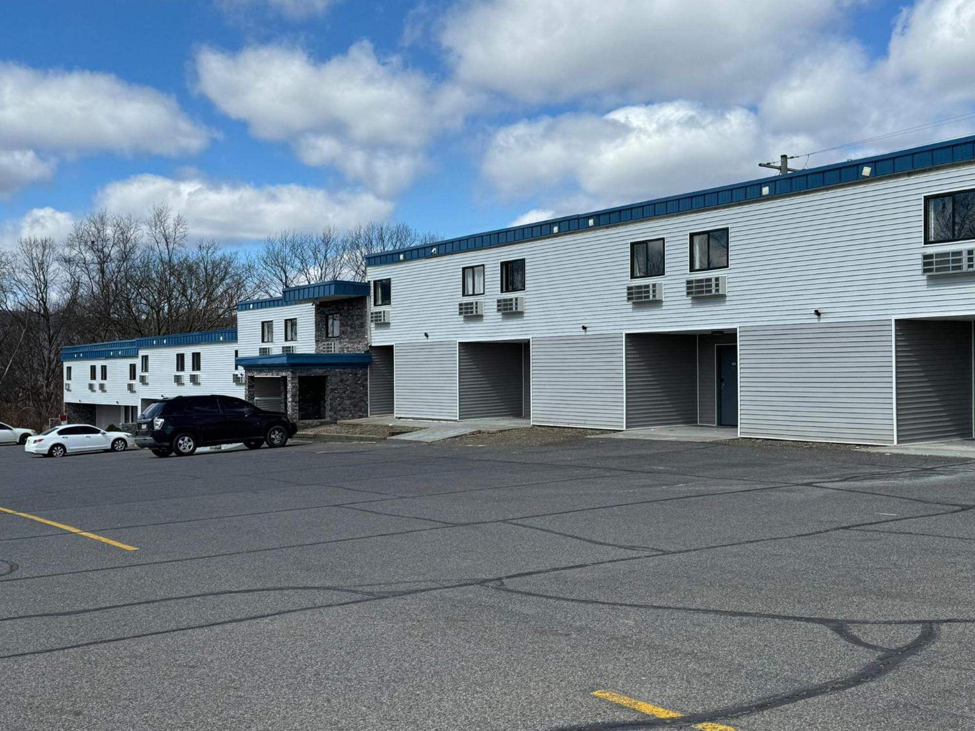 Rodeway Inn Moosic - Scranton Exterior photo